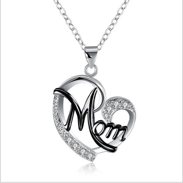Mom's Heart-Shaped Crystal Pendant Necklace with Diamonds Chucaessentials